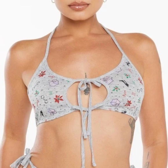 NWT Savage x Fenty ‘Tis the Savage Front Tie Halter Bralette - Picture 1 of 4